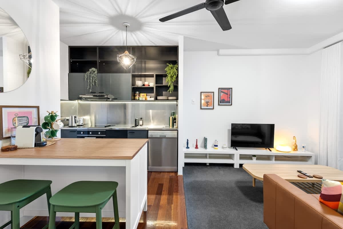 Furnished 1 Bedroom Apartment in Teneriffe