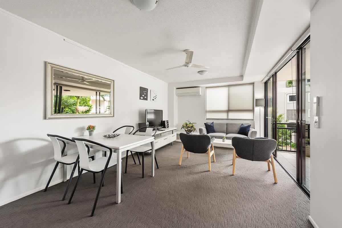 Furnished 2 Bedroom Apartment in Kangaroo Point