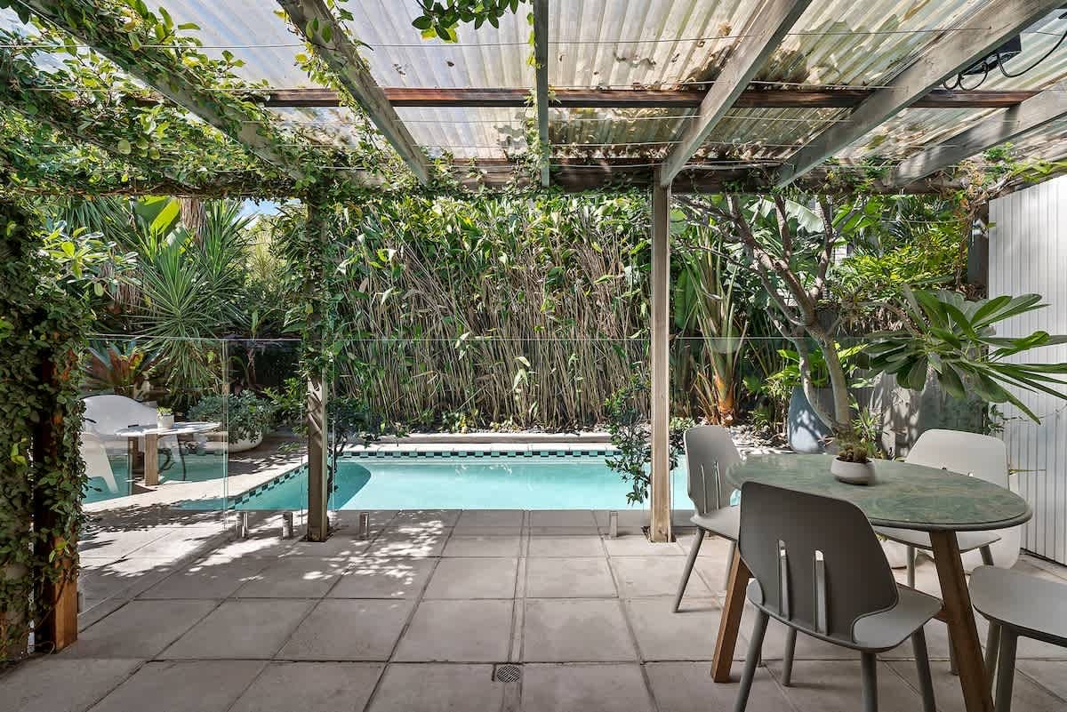 Furnished 1 Bedroom Apartment in Teneriffe