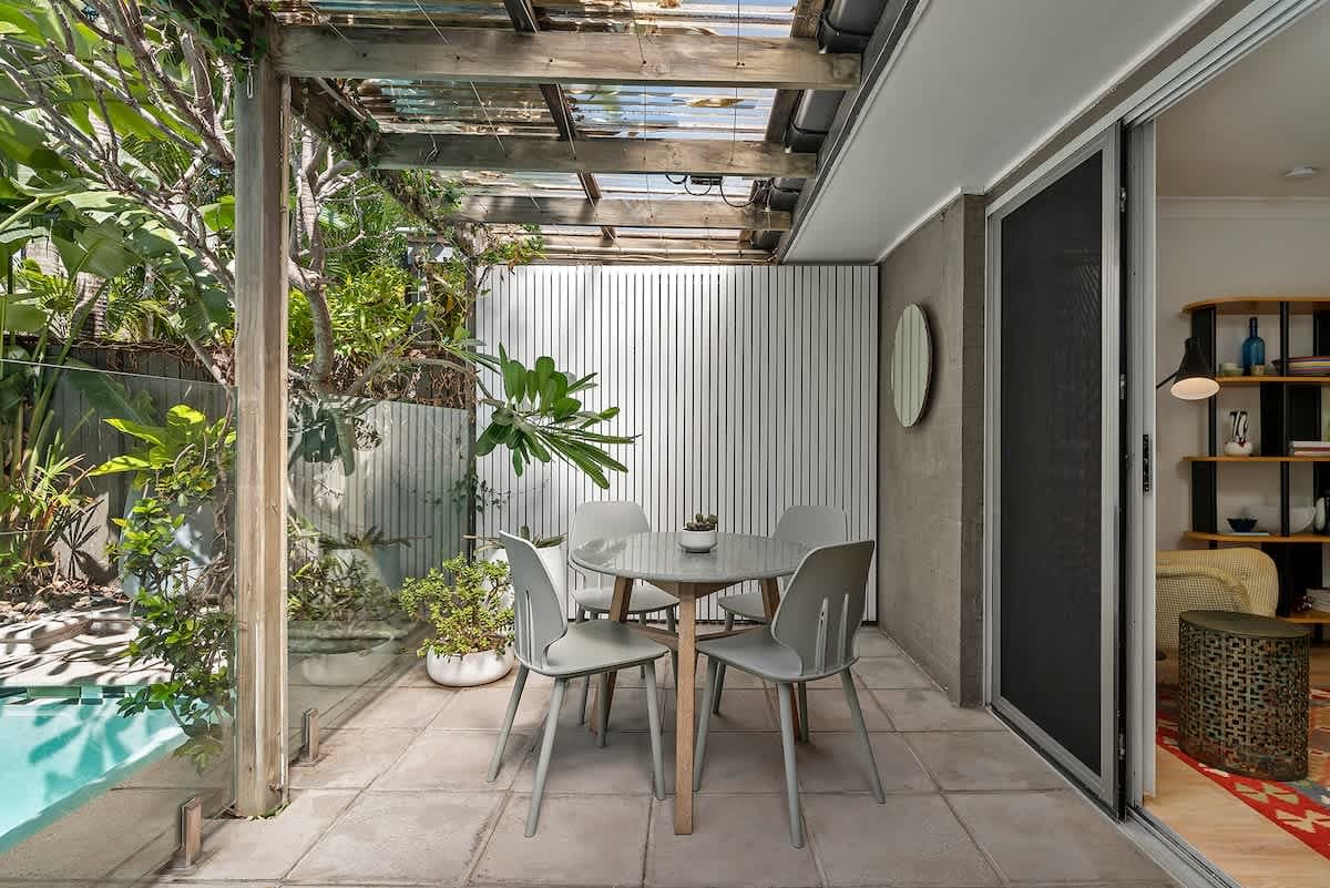 Furnished 1 Bedroom Apartment in Teneriffe