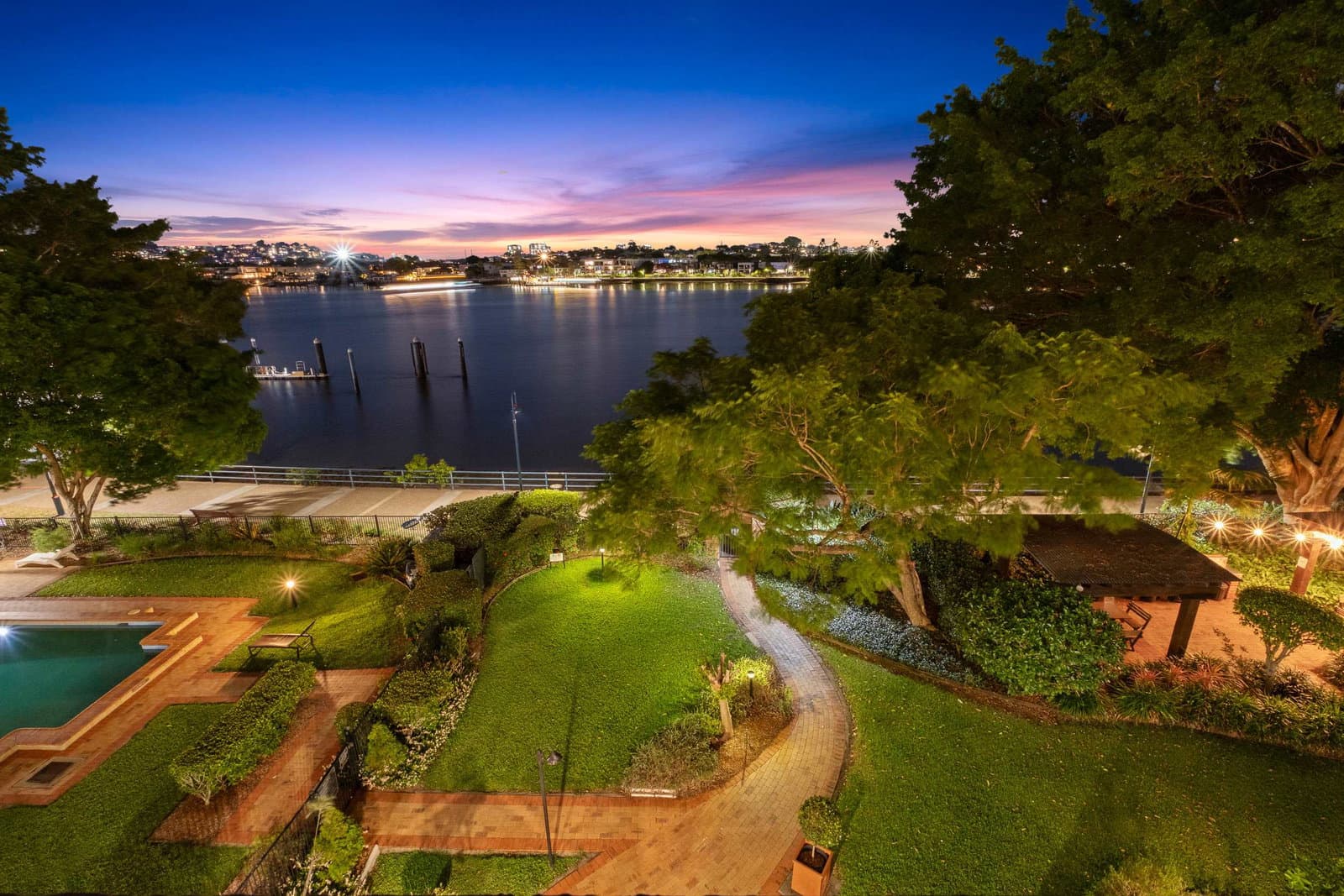 Furnished 2 Bedroom Apartment in Newstead