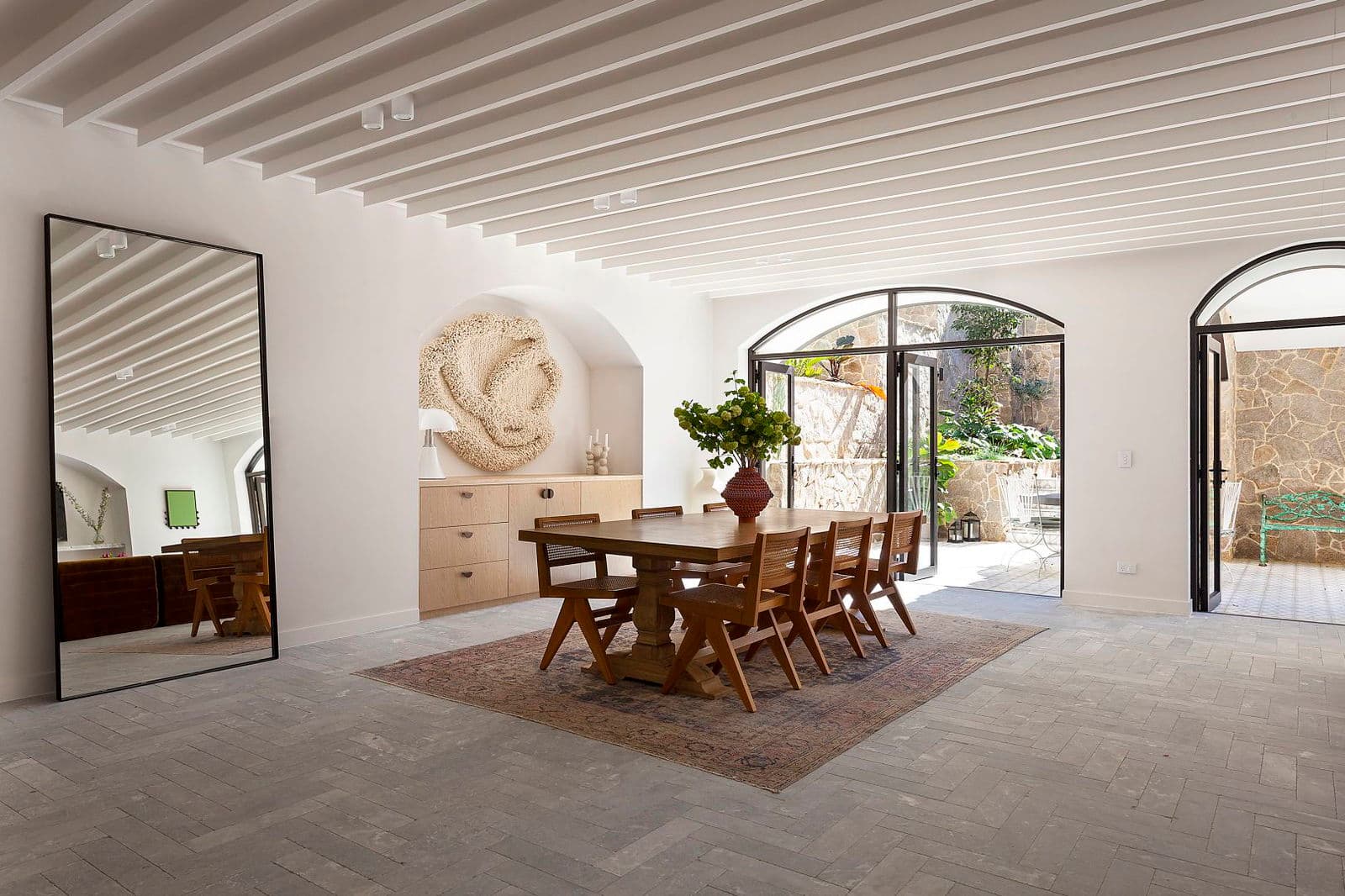 Furnished 3 Bedroom Apartment in Bellevue Hill