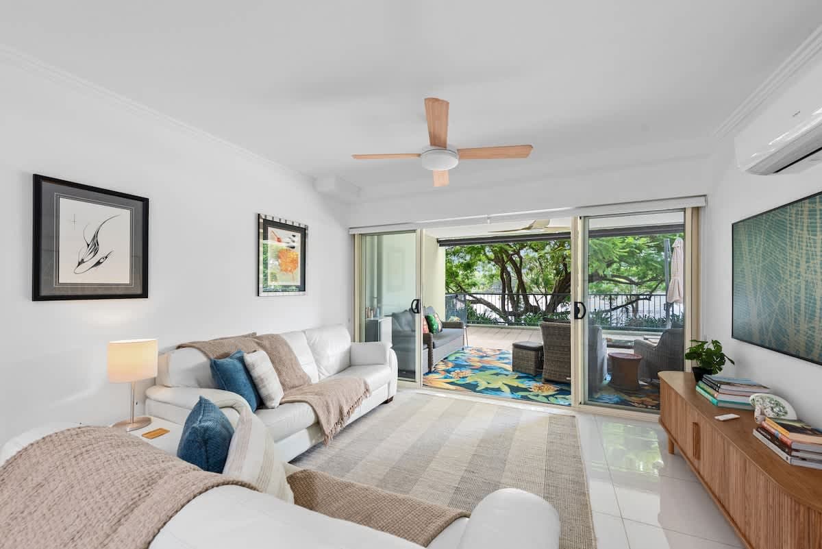 Furnished 2 Bedroom Apartment in West End