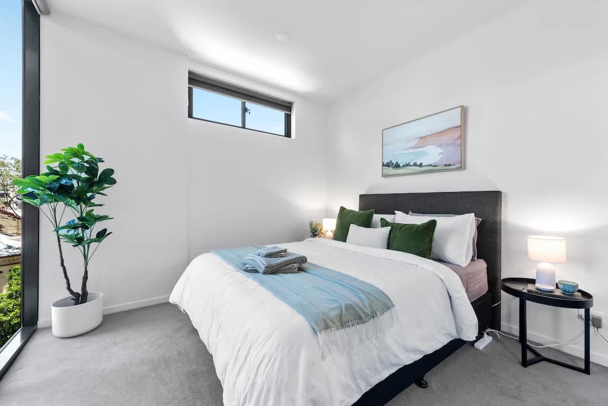 Furnished 1 Bedroom Apartment in South Brisbane