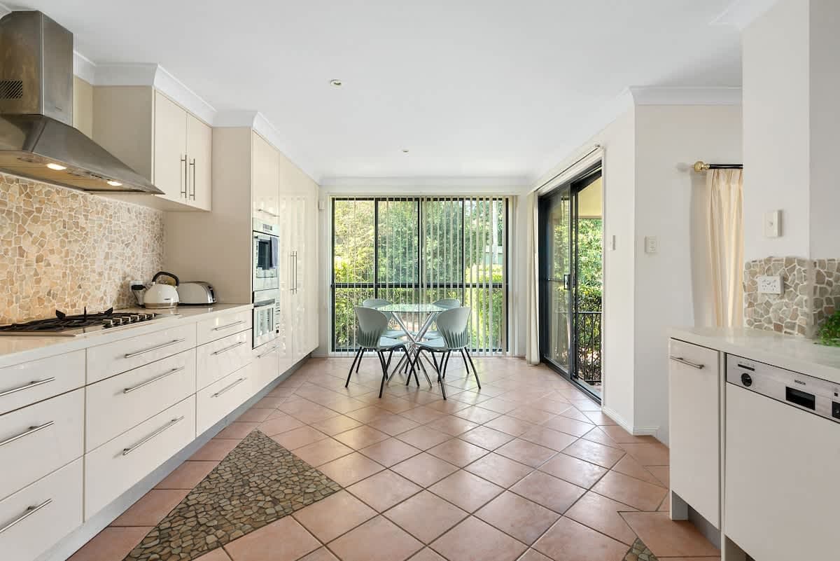Furnished 3 Bedroom House in Mount Ommaney
