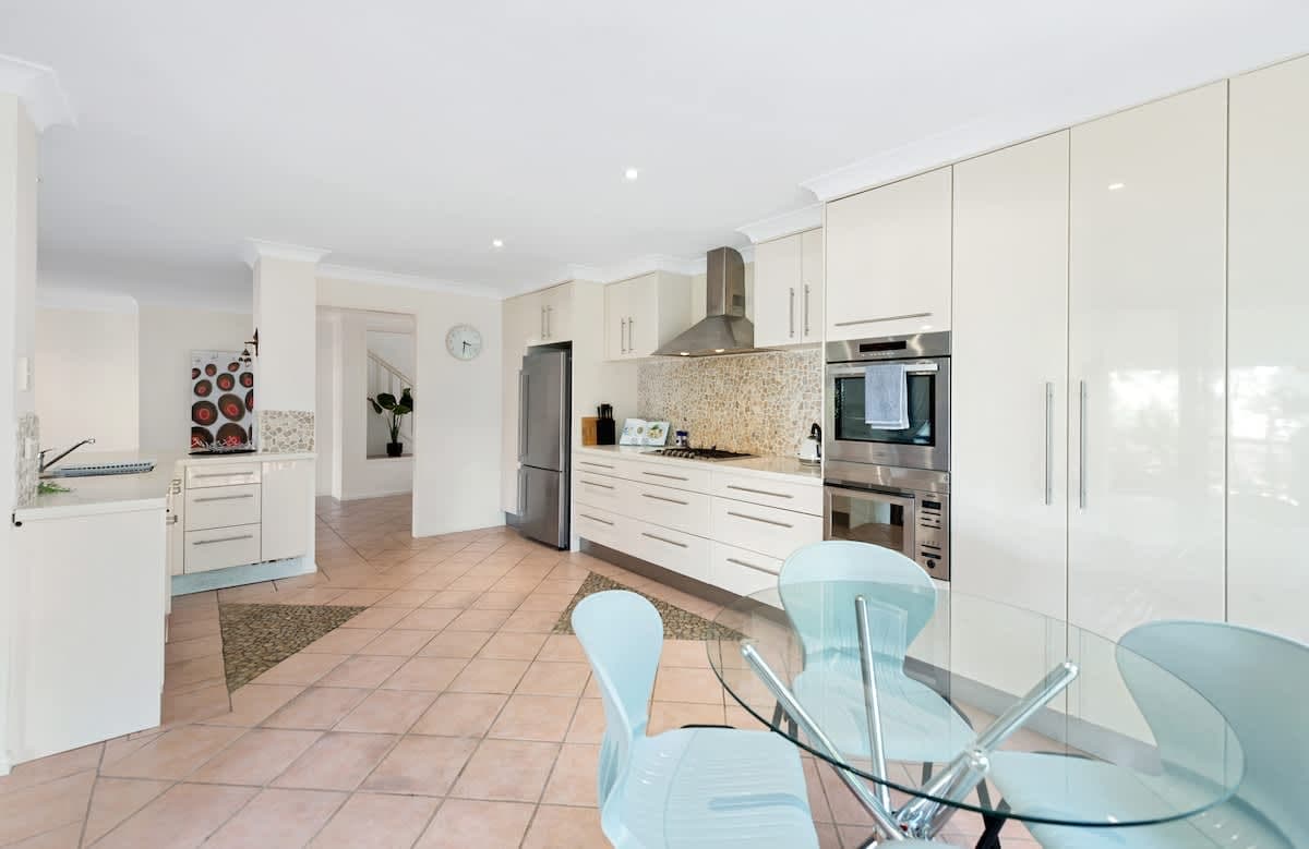 Furnished 3 Bedroom House in Mount Ommaney