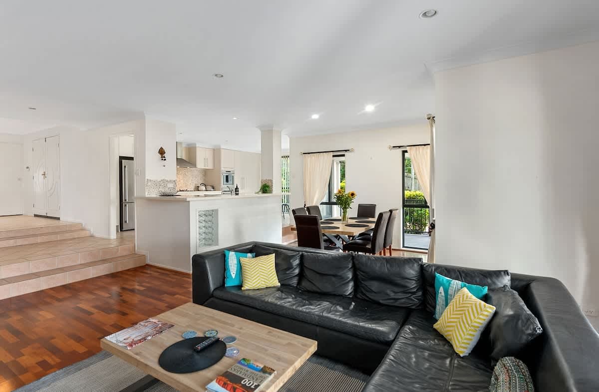 Furnished 3 Bedroom House in Mount Ommaney