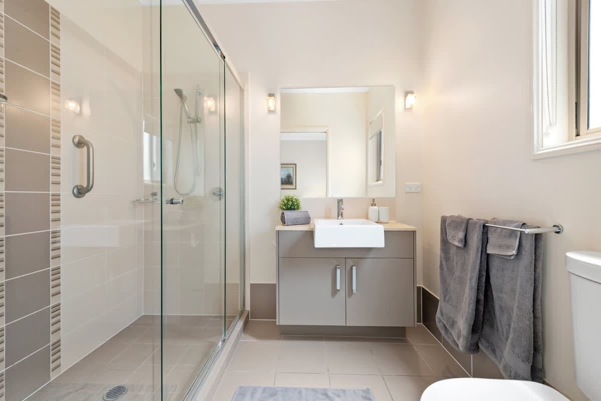 Furnished 1 Bedroom Apartment in Taringa