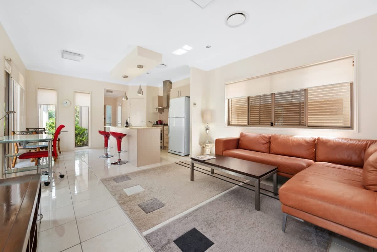 Furnished 1 Bedroom Apartment in Taringa