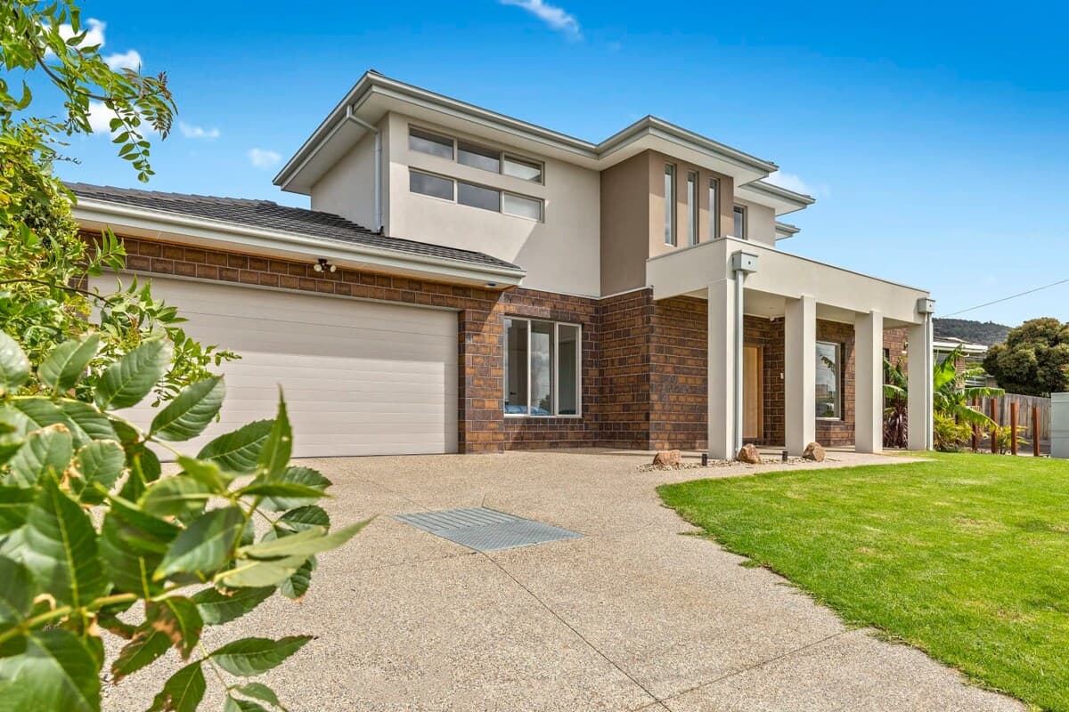 Furnished 4 Bedroom House in Dromana