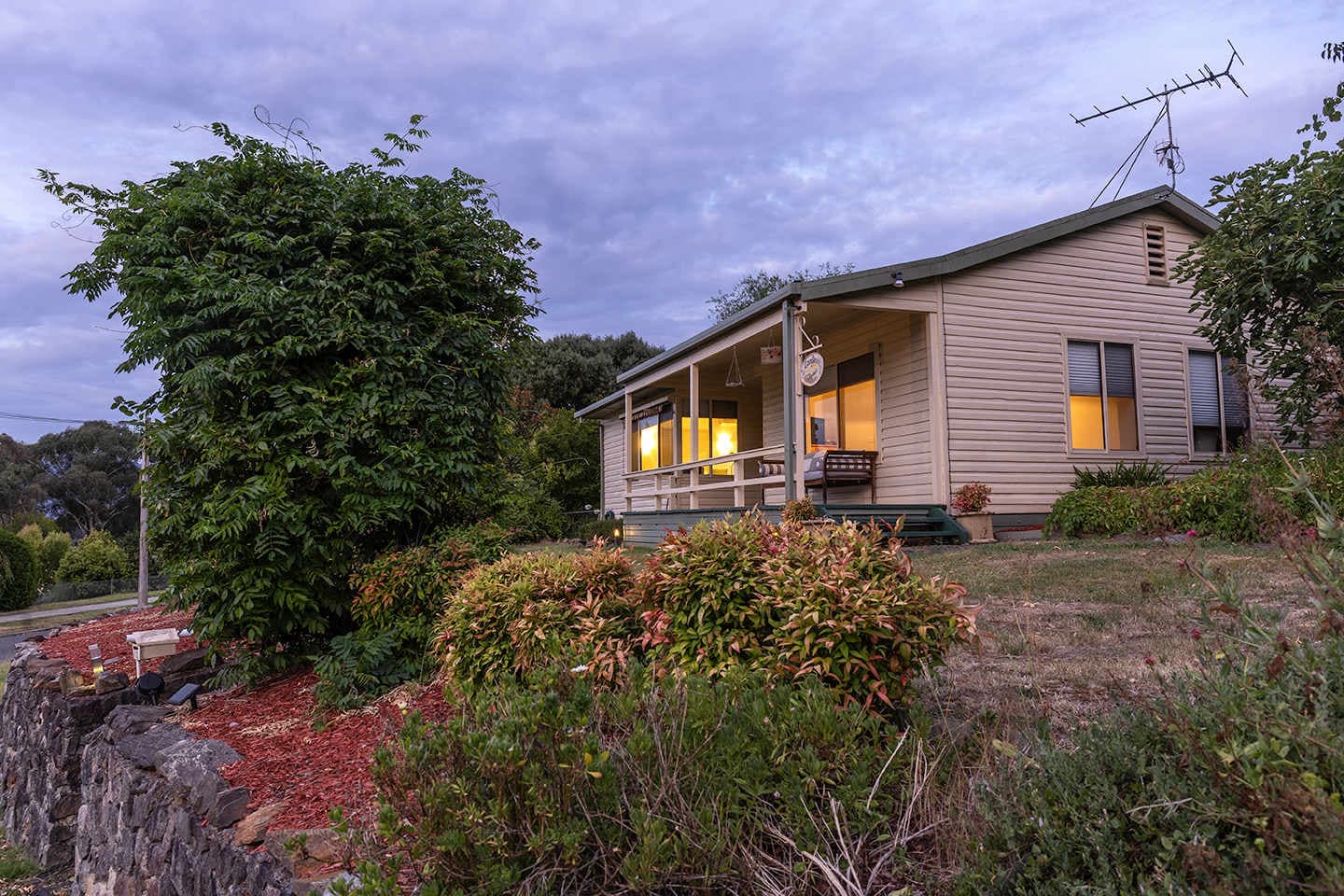 Furnished 3 Bedroom House in Mount Beauty