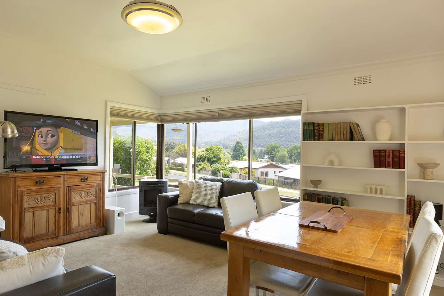 Furnished 3 Bedroom House in Mount Beauty