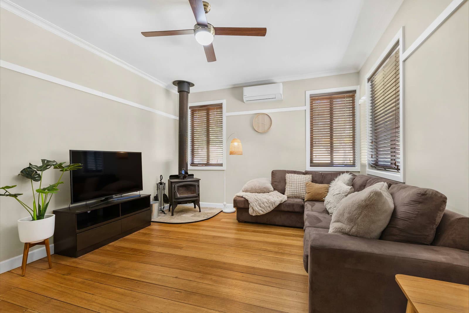 Furnished 3 Bedroom House in Mount Beauty