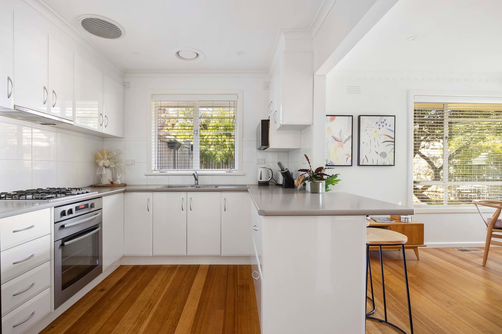 Furnished 2 Bedroom House in Mornington