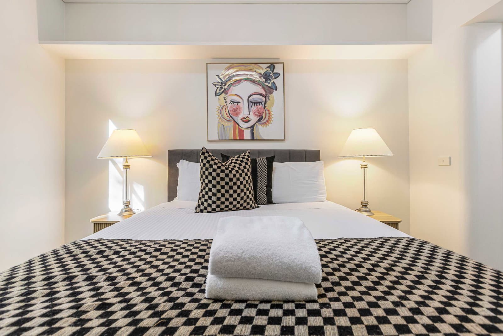 Furnished 1 Bedroom Apartment in East Melbourne