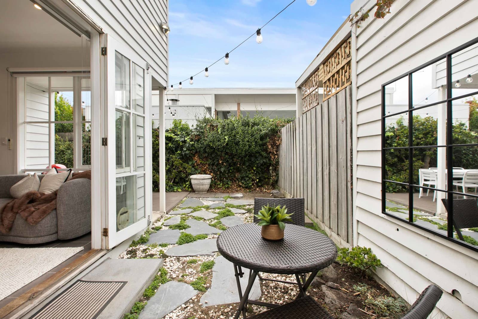 Furnished 2 Bedroom House in Williamstown